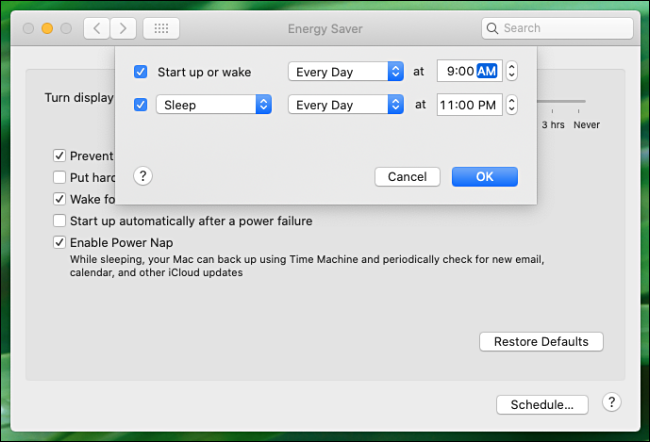 The automatic startup and shutdown settings in the "Energy Saver" menu.
