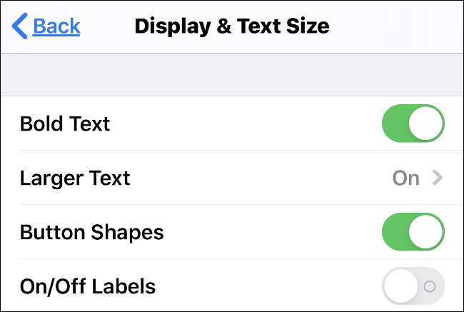 The iOS 13 "Display and Text Size" menu.